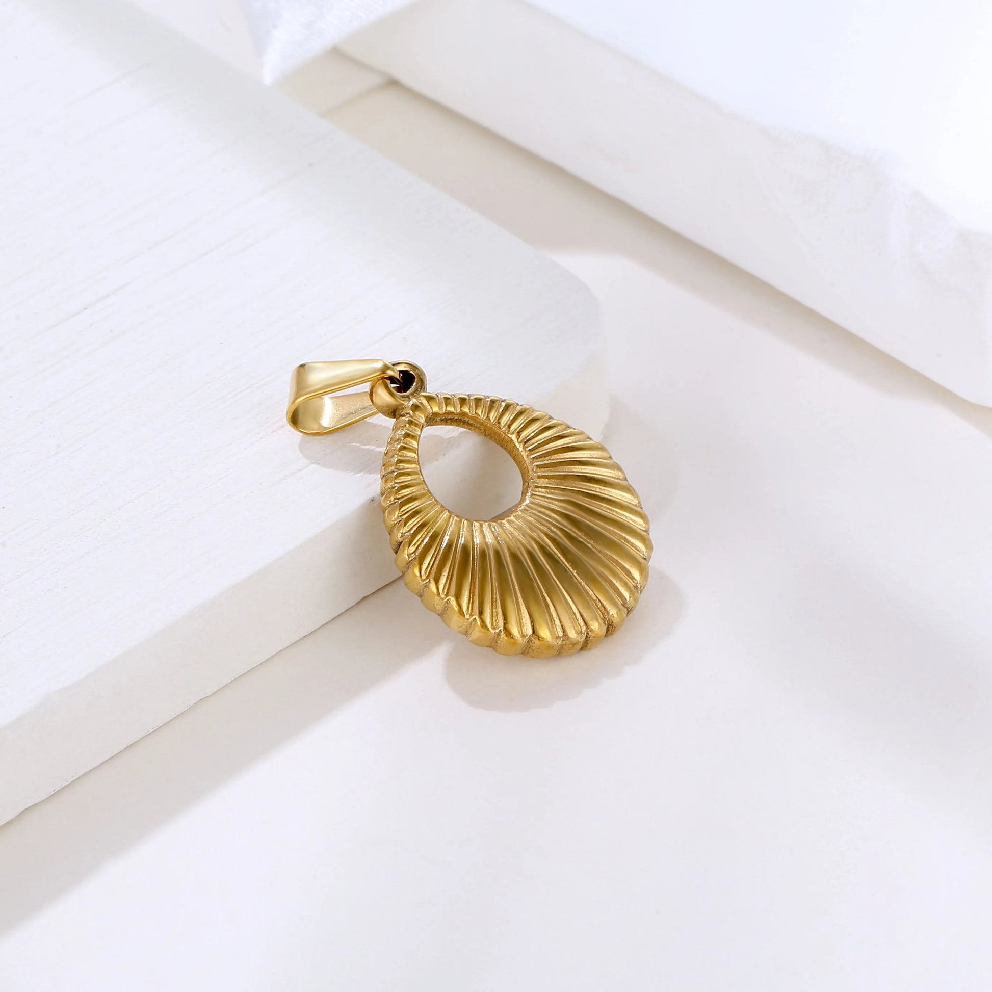 Olivia 18K New Design Trendy Hoop Pendant Vintage Italian Charm for Necklace Stainless Steel Fine Jewelry for Jewelry Making