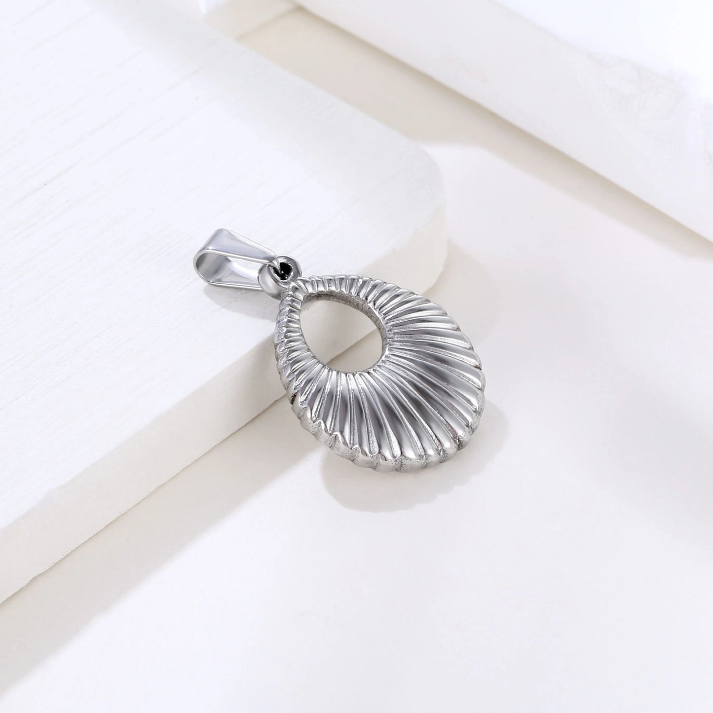 Olivia 18K New Design Trendy Hoop Pendant Vintage Italian Charm for Necklace Stainless Steel Fine Jewelry for Jewelry Making