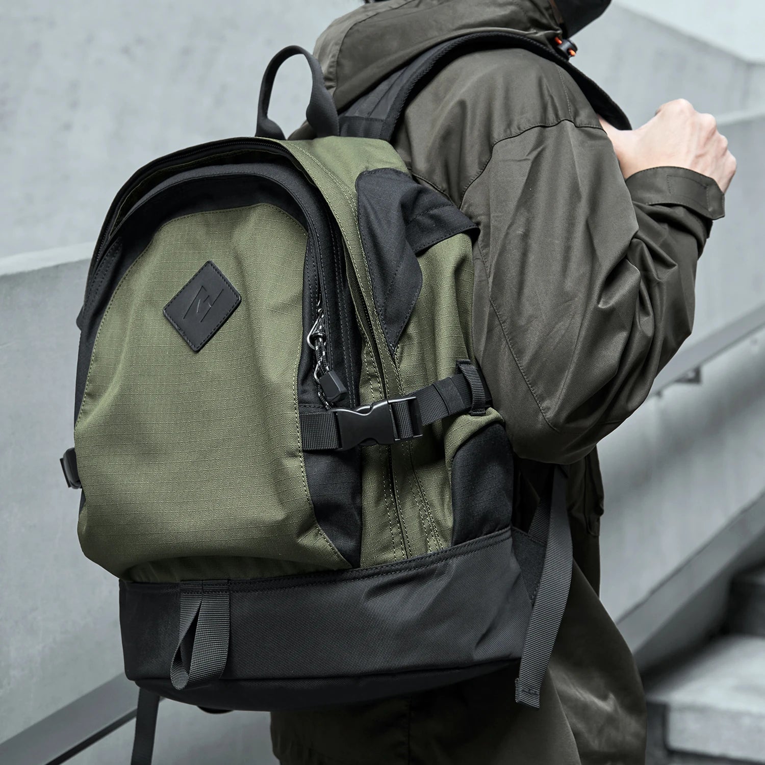 MCROONS Wasserdichter Herren-Rucksack, Taschen für Männer, Outdoor-Reiserucksack, Camping-Wanderrucksack