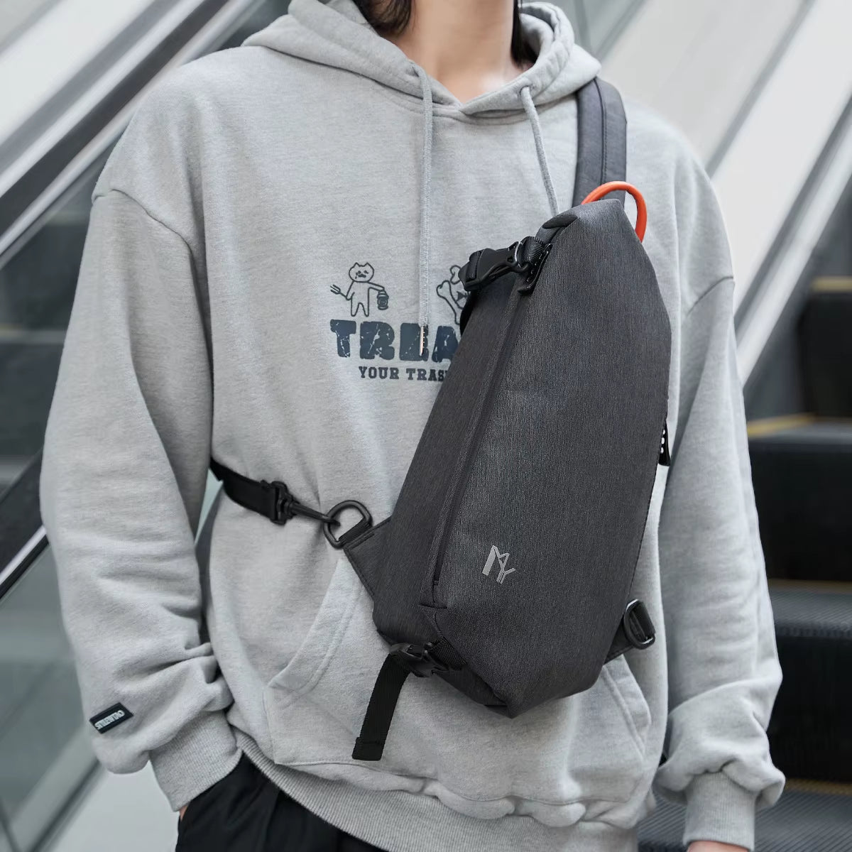 MOYYI Waterproof Chest Bag Men Crossbody Sling Bag Crossbody Bag for Business School